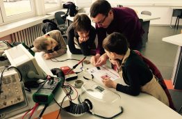Fab Lab Kaunas Junior: Pirmieji automatikos ir robotikos užsiėmimai